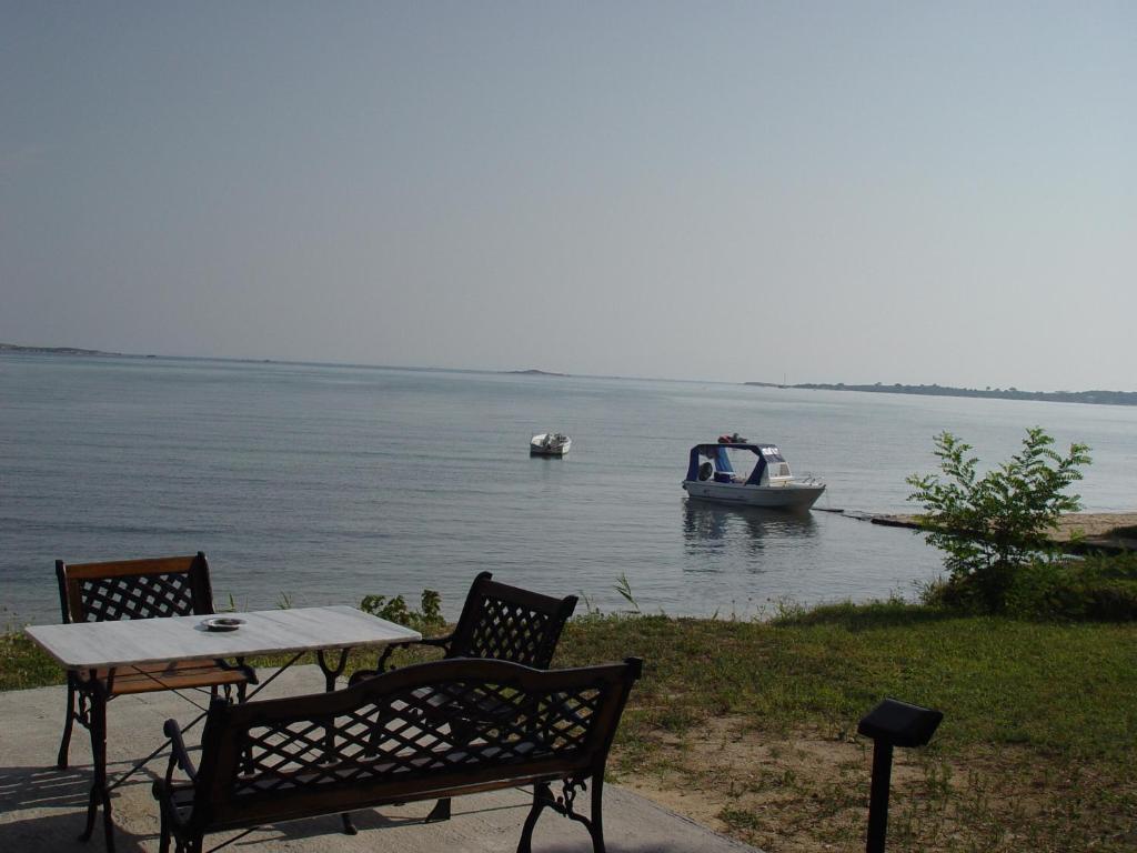 Studios Efi Beach Vourvourou Buitenkant foto